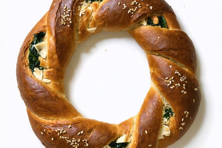 Mediterranean Spinach and Artichoke Ring